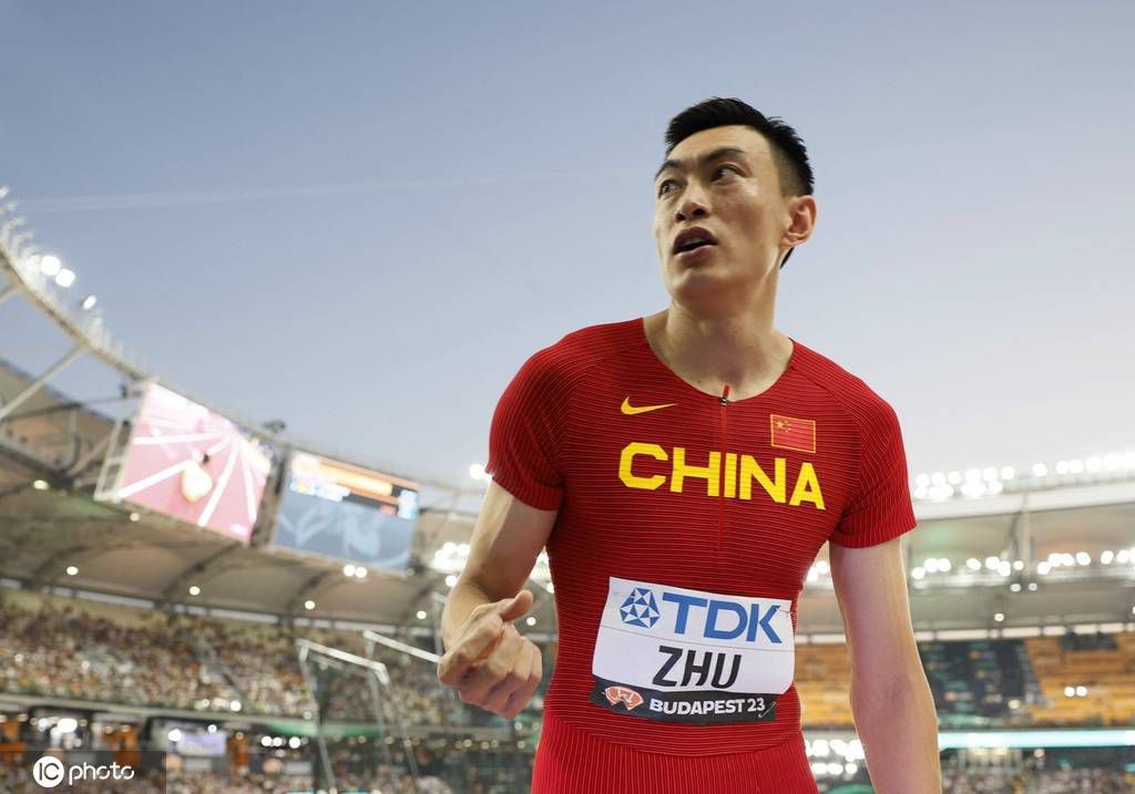 西班牙媒体《马卡报》发文分析了菲利克斯今年夏天离开马竞前，在马竞俱乐部的处境，并透露那时在马竞就已经没有人再欢迎他。